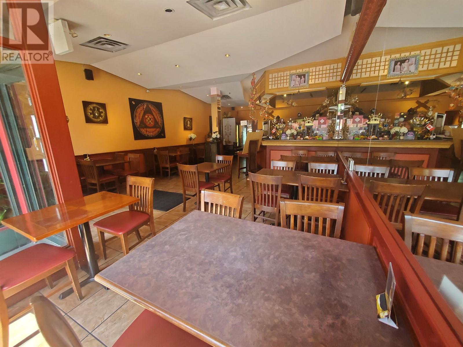 1193 Davie Street Property Photo 4