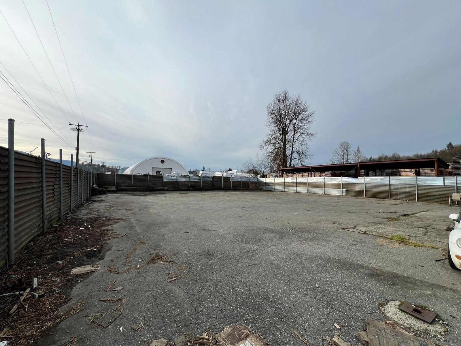 739 Riverside Road Property Photo 4