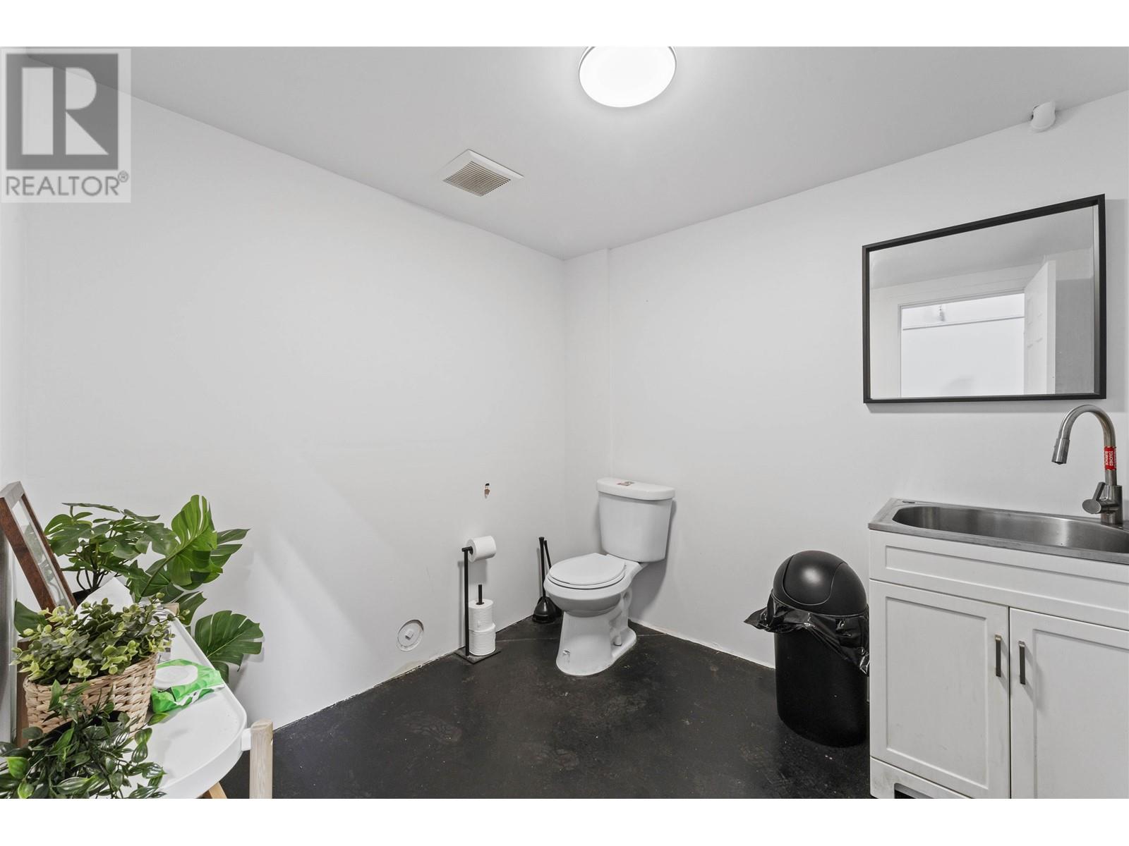 110 13880 Wireless Way Property Photo 5