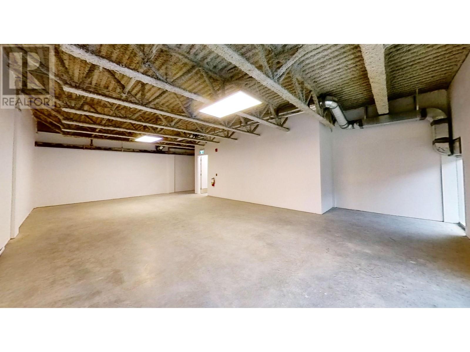 A118 4899 Vanguard Road Property Photo 8