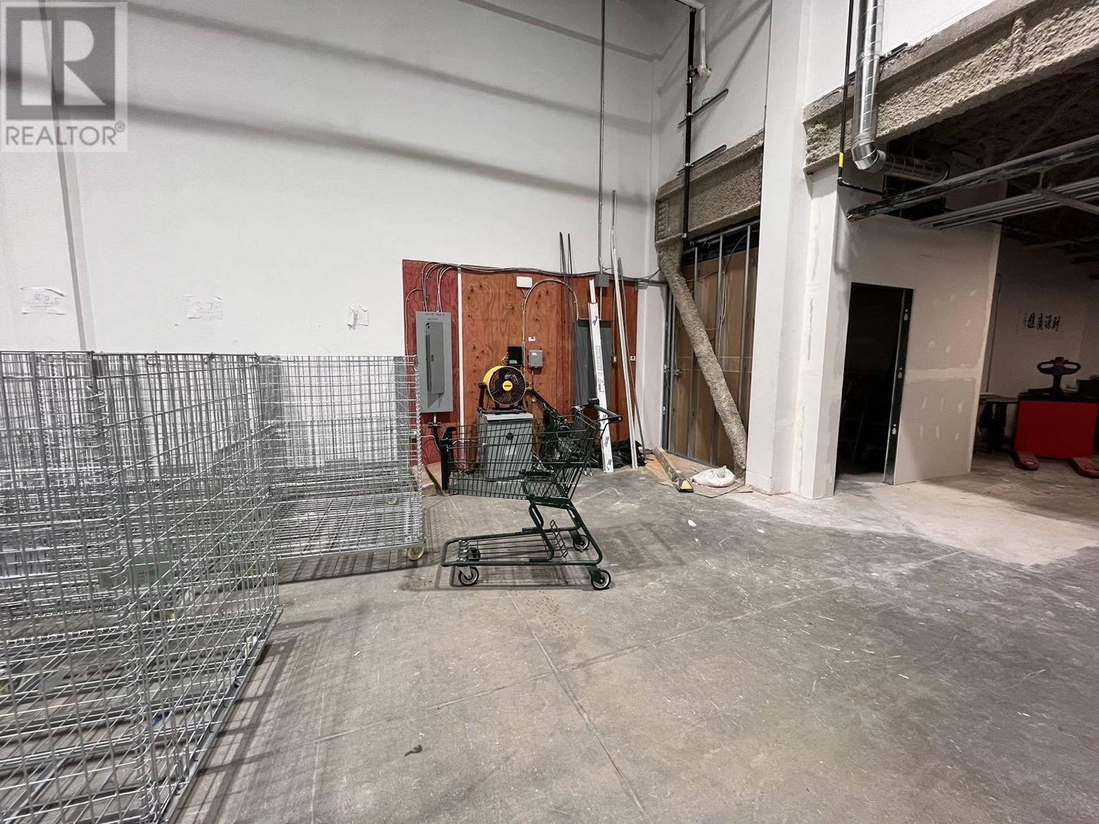 A118 4899 Vanguard Road Property Photo 17