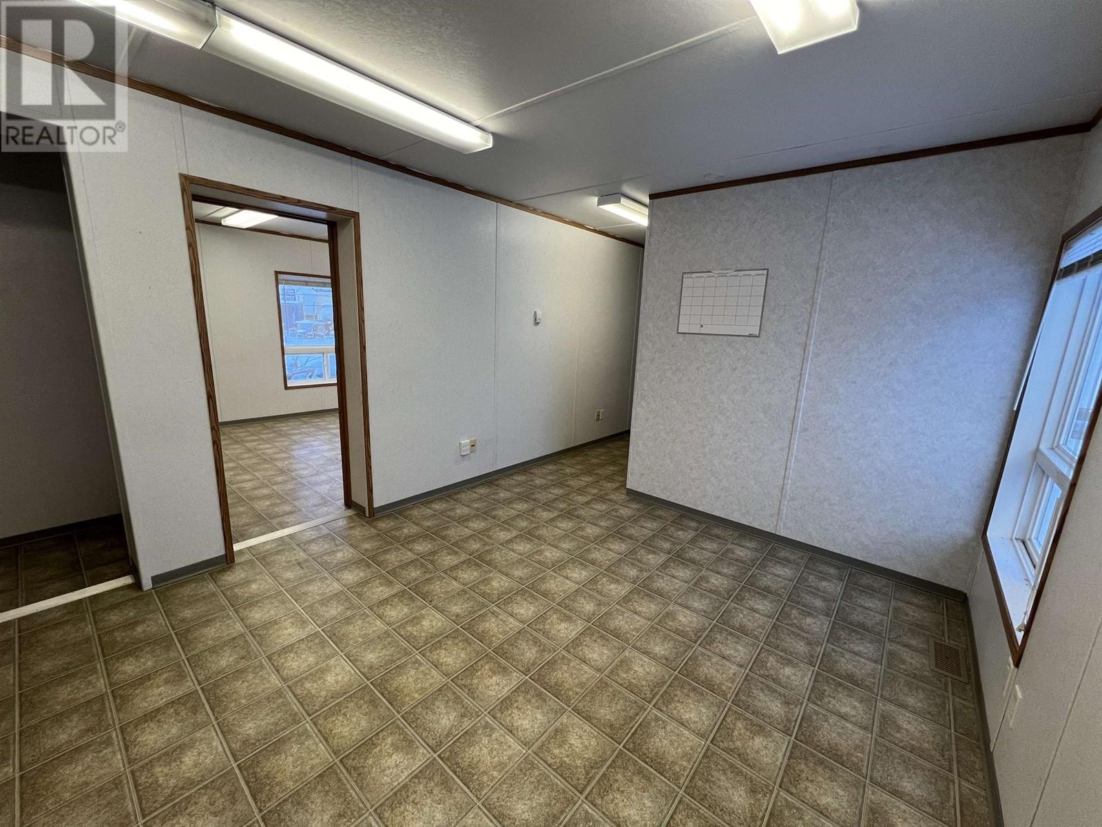 5319 44 Avenue Property Photo 14