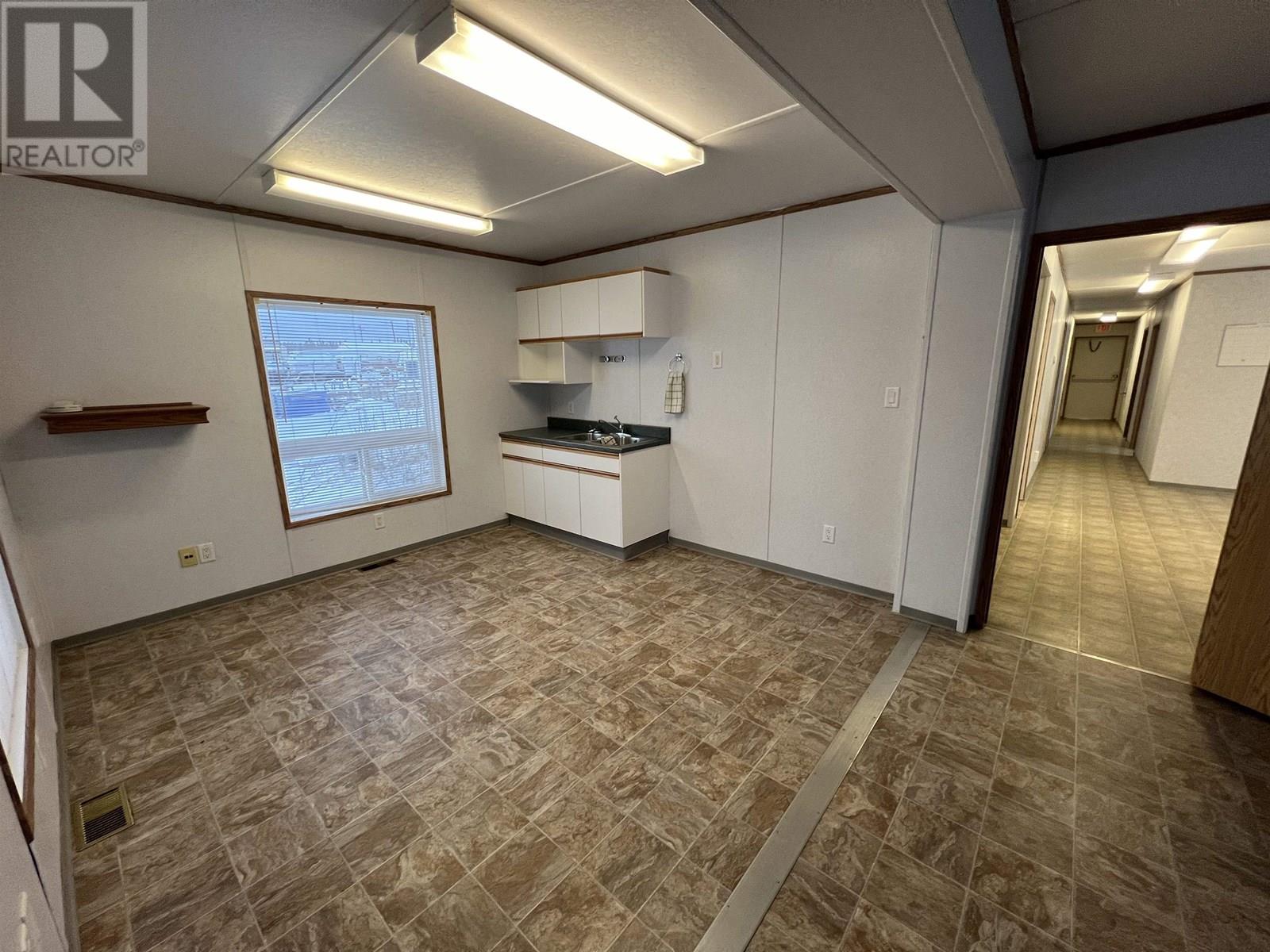 5319 44 Avenue Property Photo 18