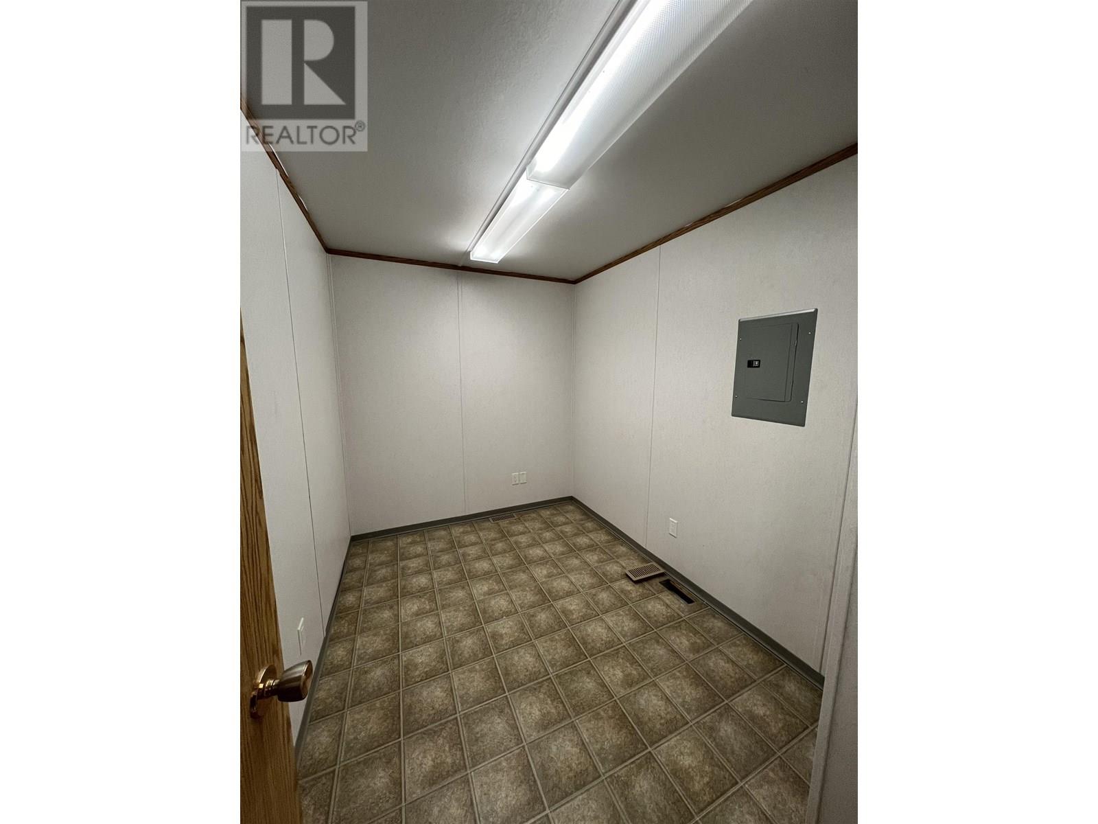 5319 44 Avenue Property Photo 25