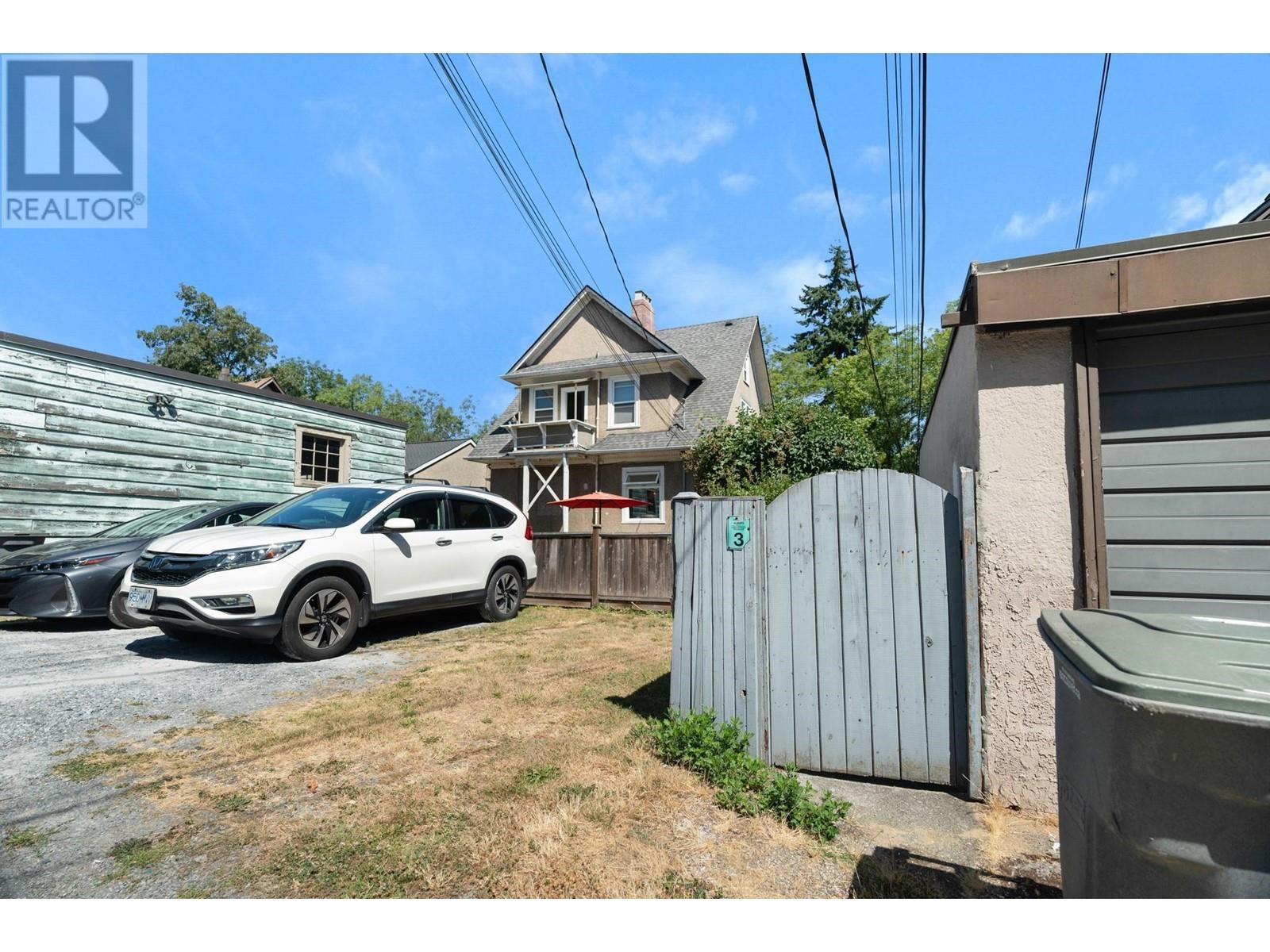 324 W 12th Avenue Property Photo 15