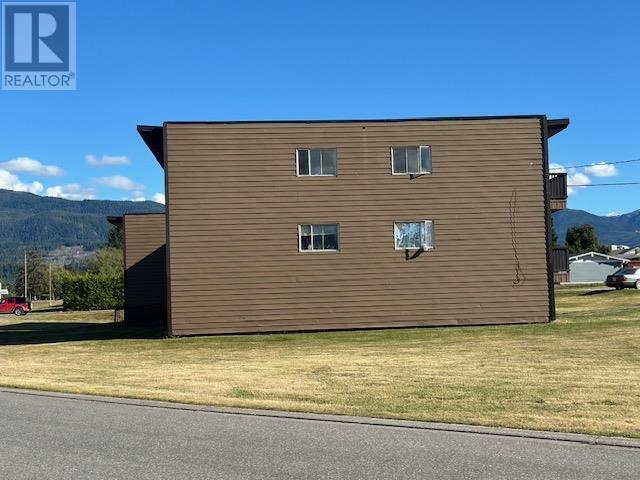 1130-1160 Kingfisher Avenue Property Photo 3