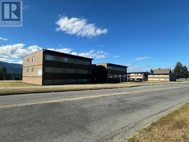 1130-1160 Kingfisher Avenue Property Photo 8