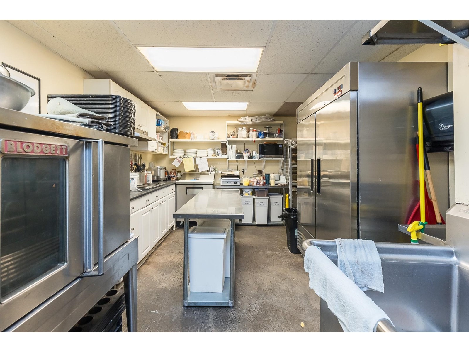 101 2636 Montrose Avenue Property Photo 16