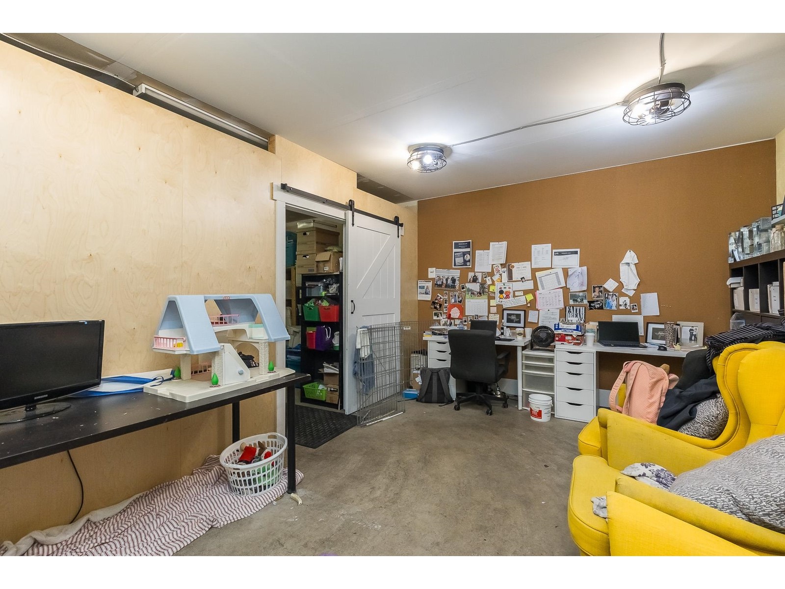 101 2636 Montrose Avenue Property Photo 22