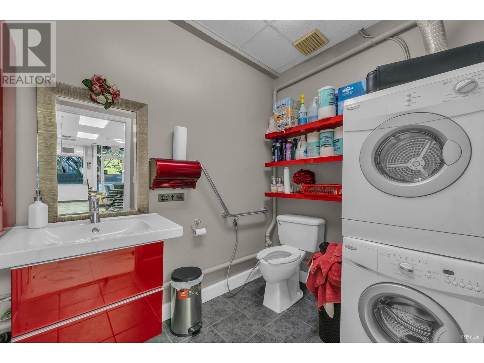 2 3130 St Johns Street Property Photo 8
