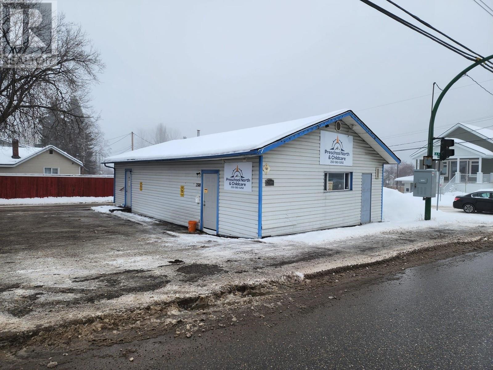 2588 QUEENSWAY STREET Property Photo 1