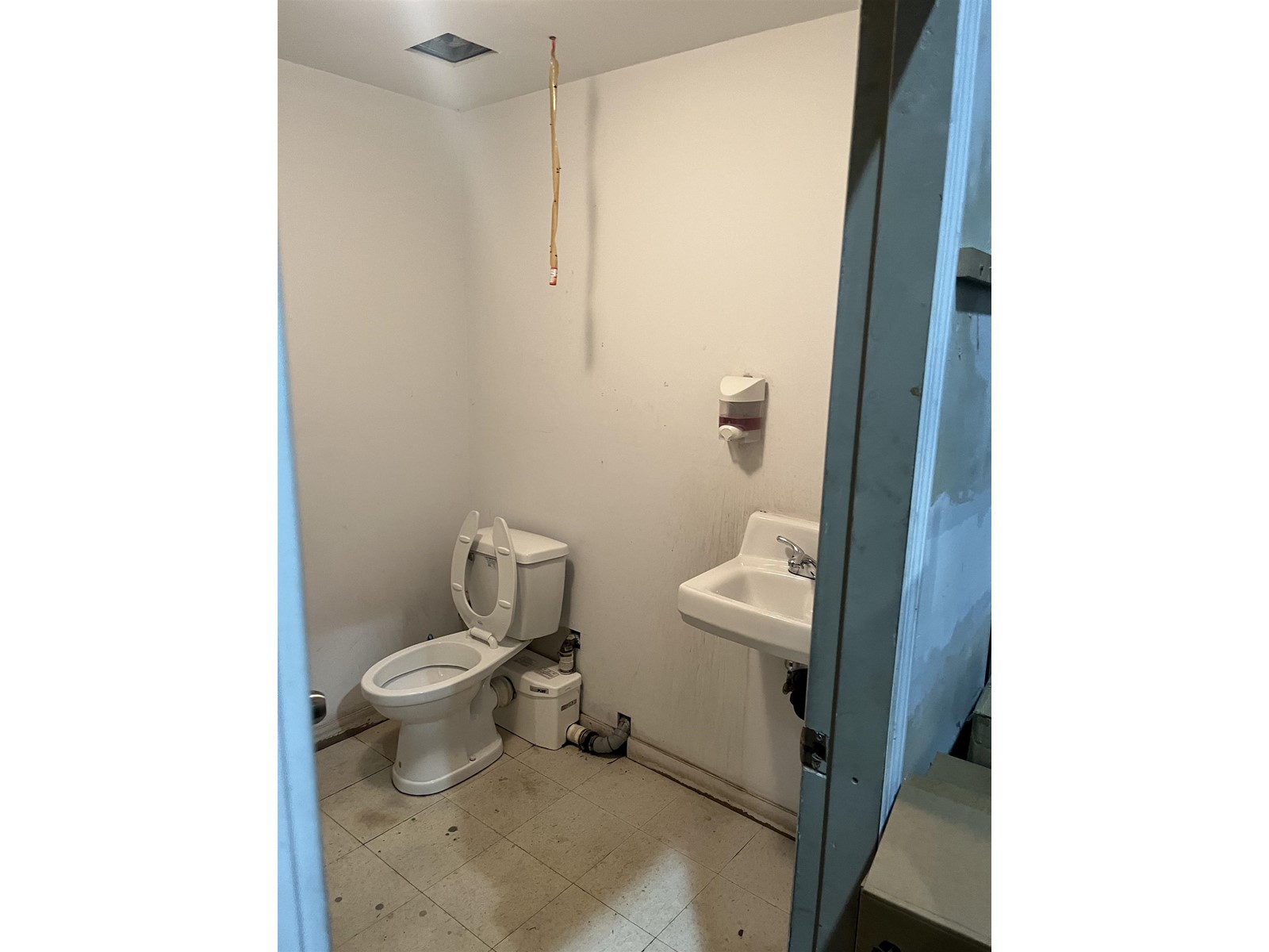 11 13015 84 Avenue Property Photo 8