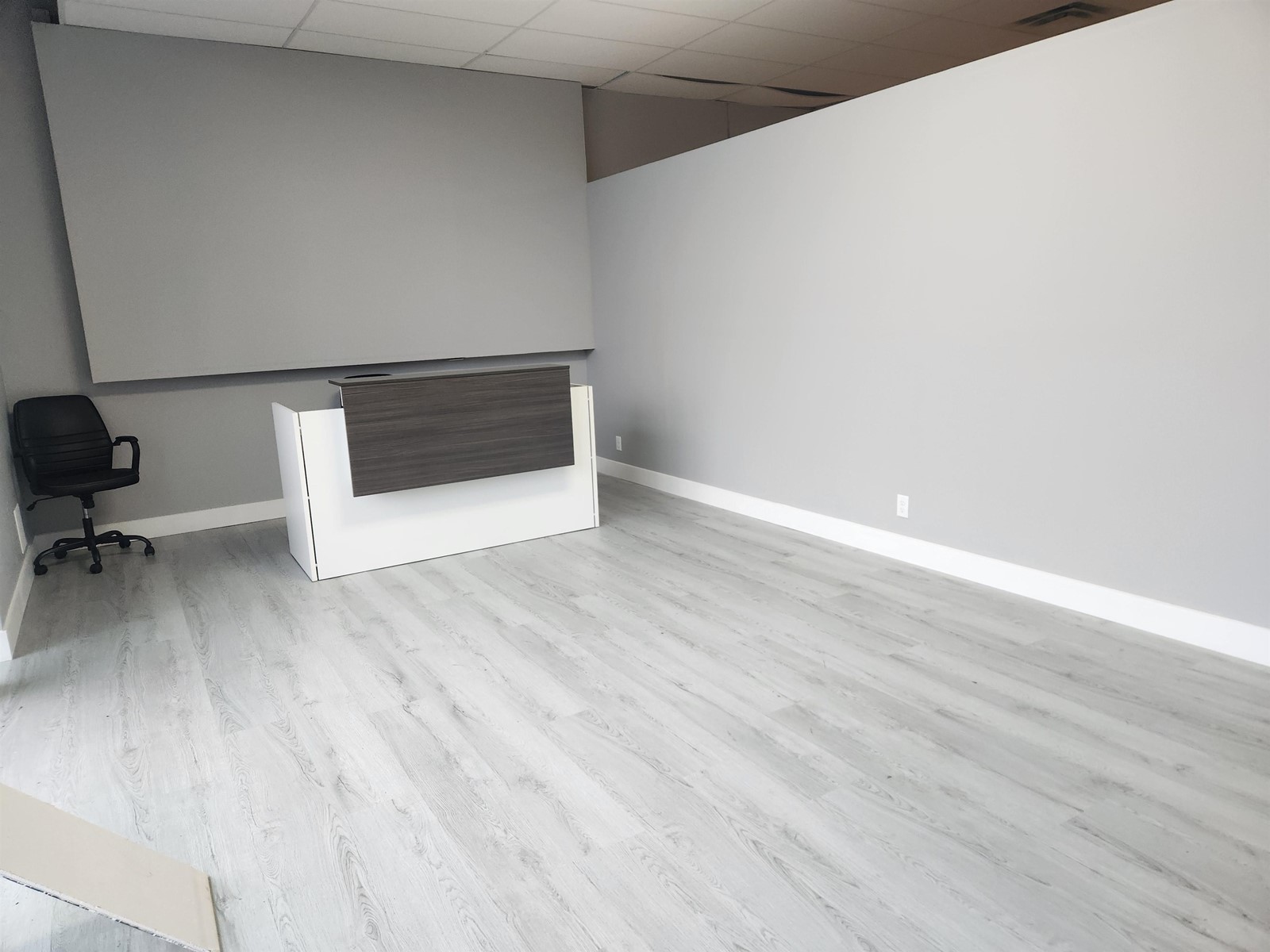 122 1779 Clearbrook Road Property Photo 4
