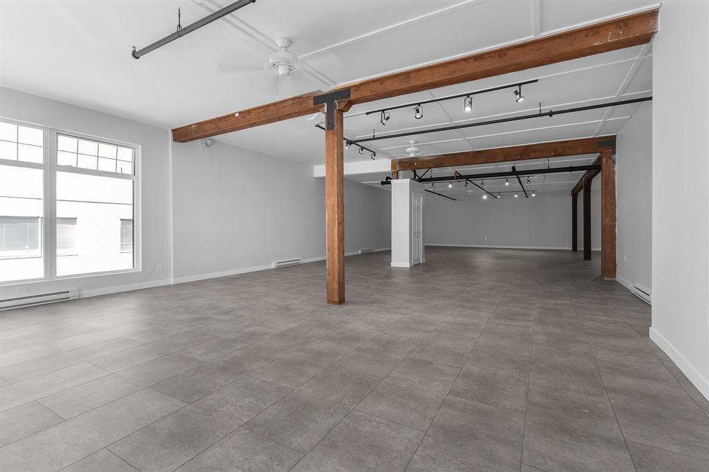 230 2556 Montrose Avenue Property Photo 16