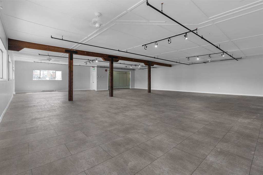 230 2556 Montrose Avenue Property Photo 18