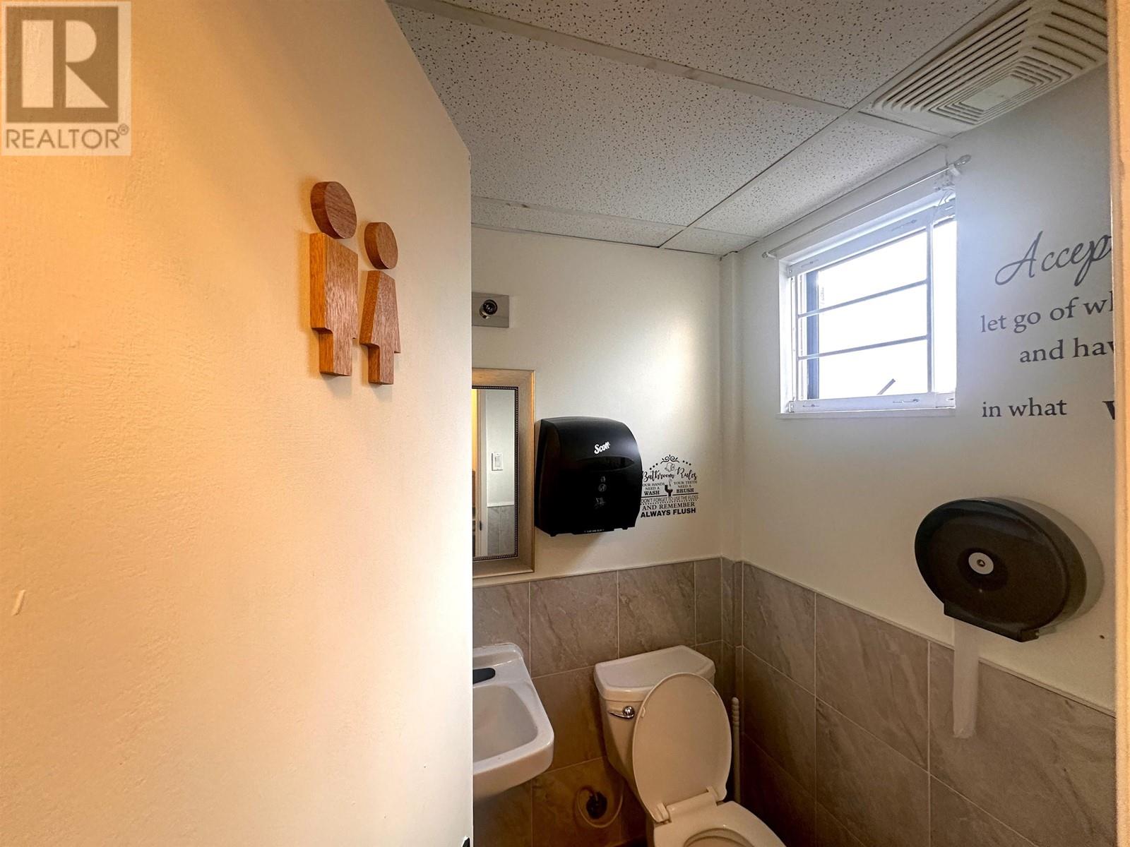 4385 Main Street Property Photo 4