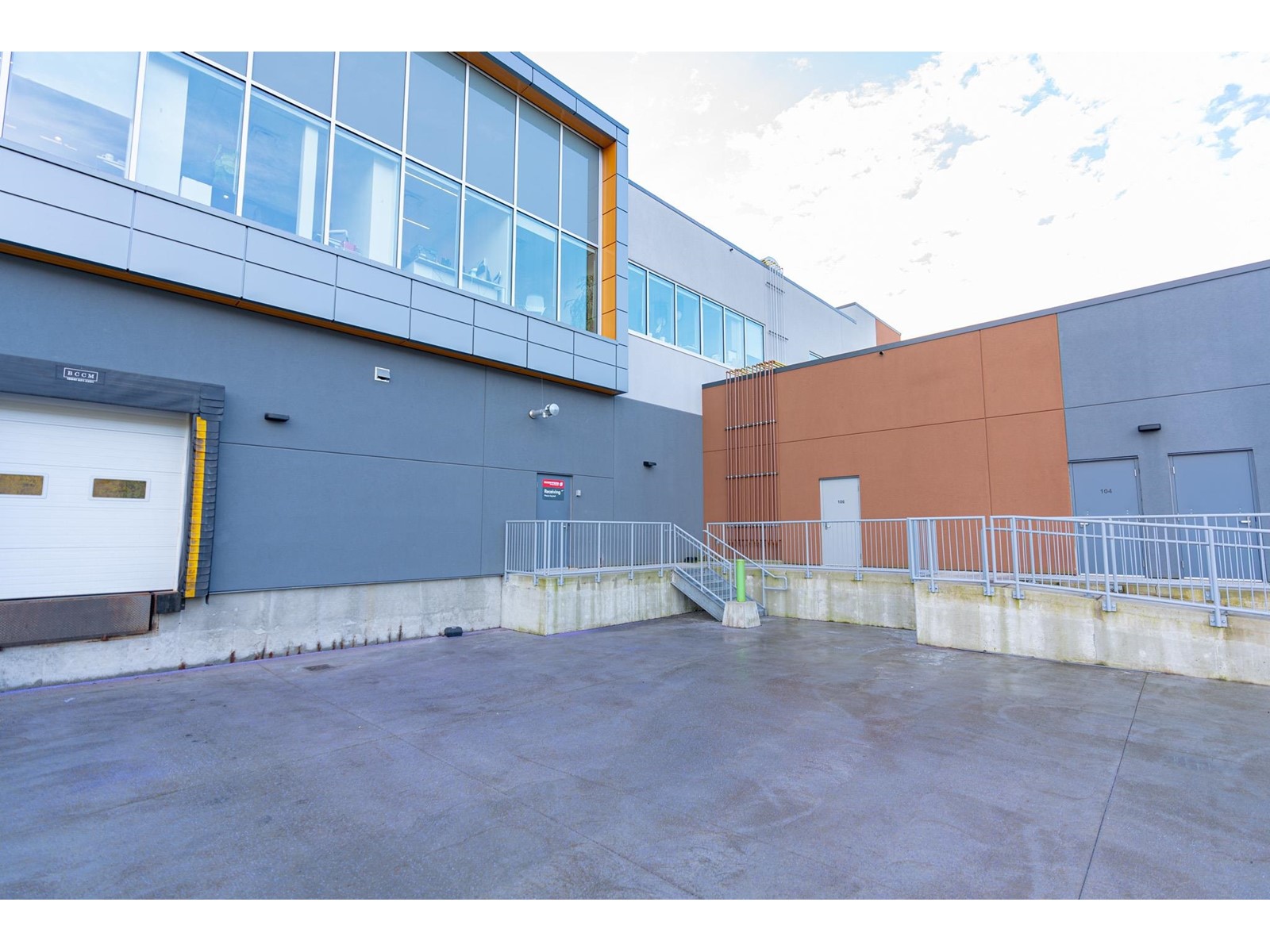 B106 15691 104 Avenue Property Photo 16
