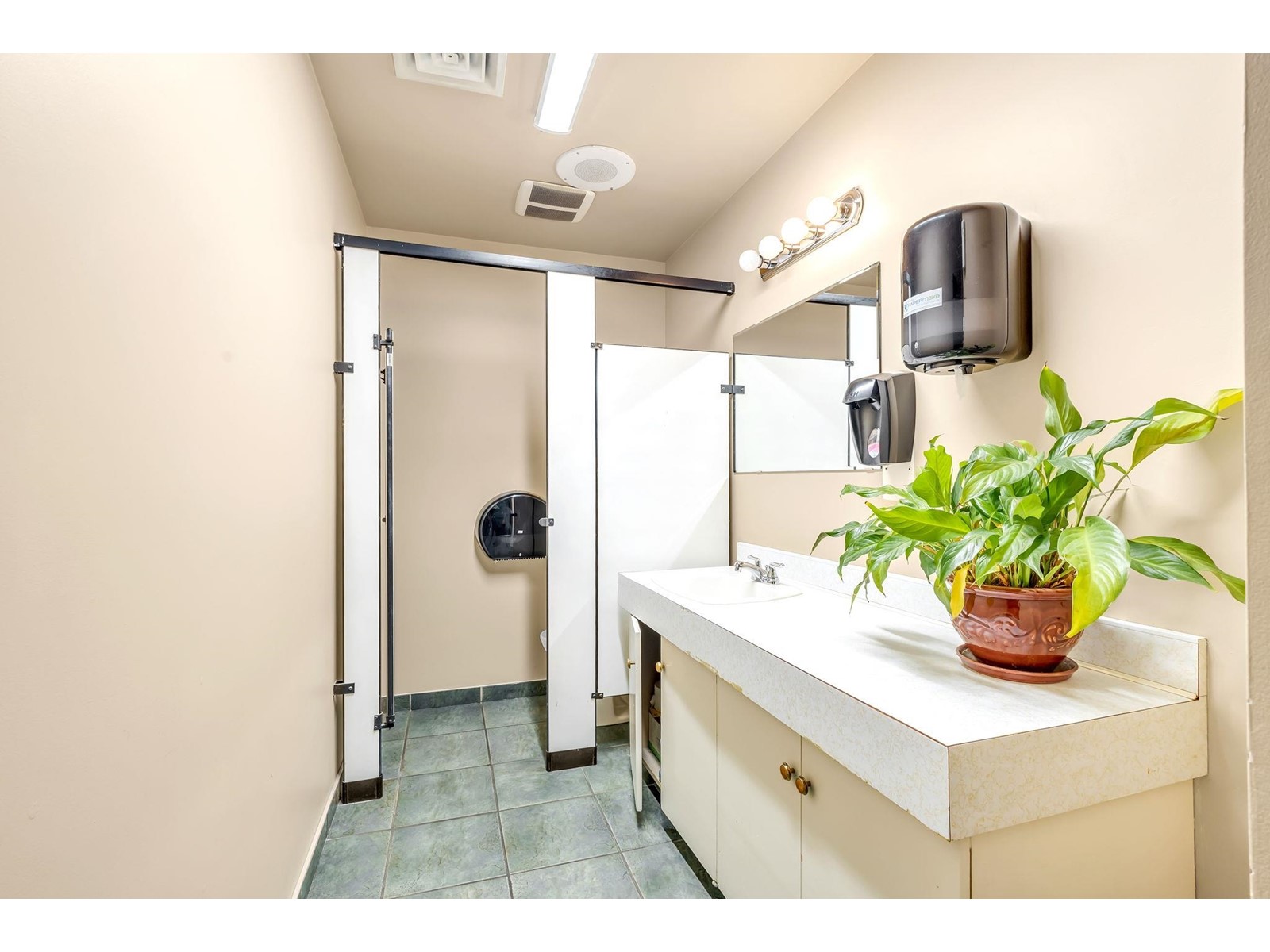 12487 82 Avenue Property Photo 26