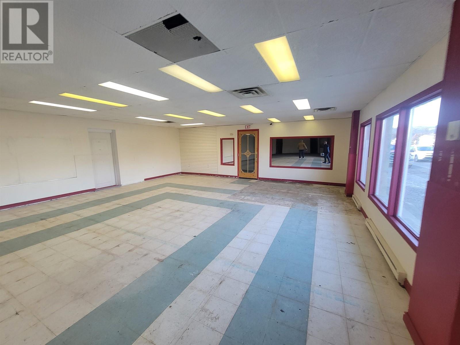 101 3845 15th Avenue Property Photo 2