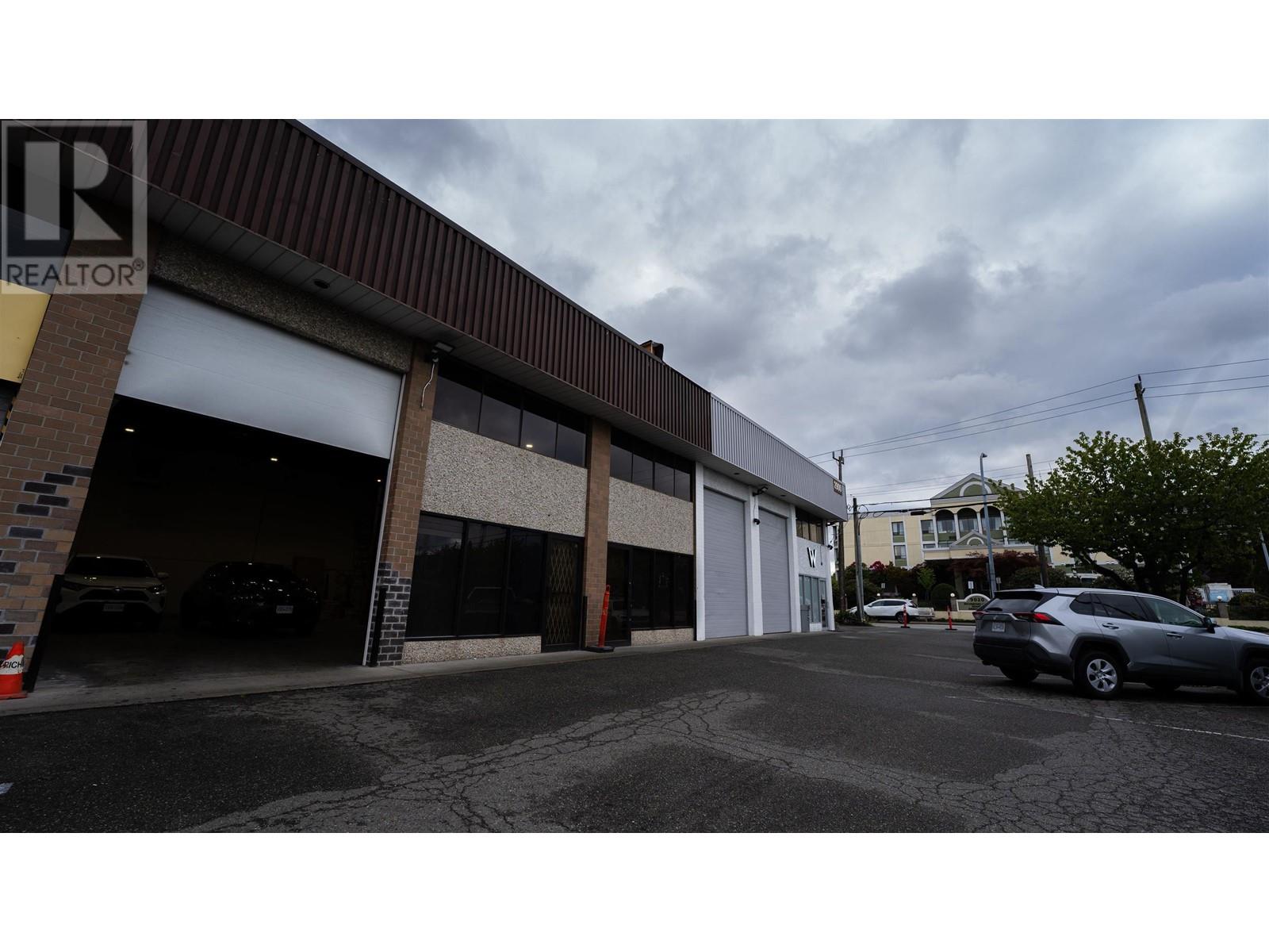 1,2,3 2900 Smith Street Property Photo 16