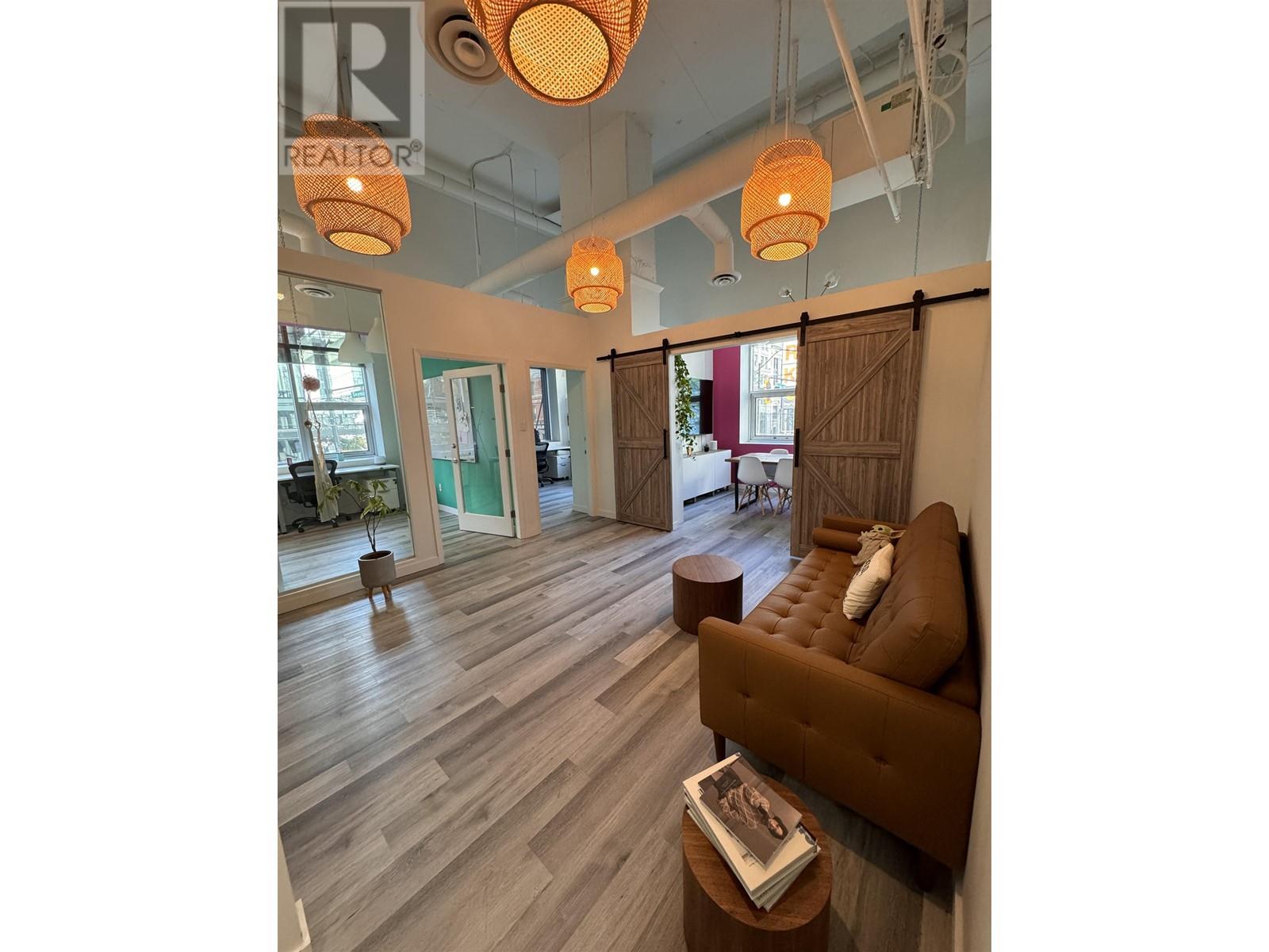 240 515 W PENDER STREET Property Photo 1