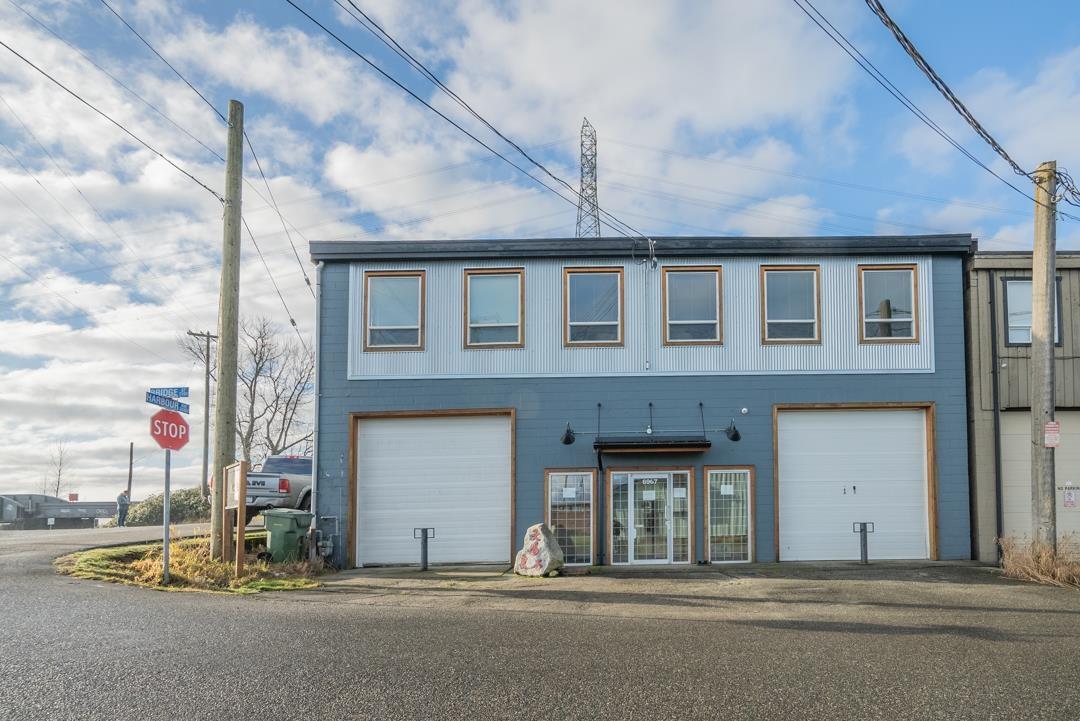 6967 Bridge Street Property Photo 1