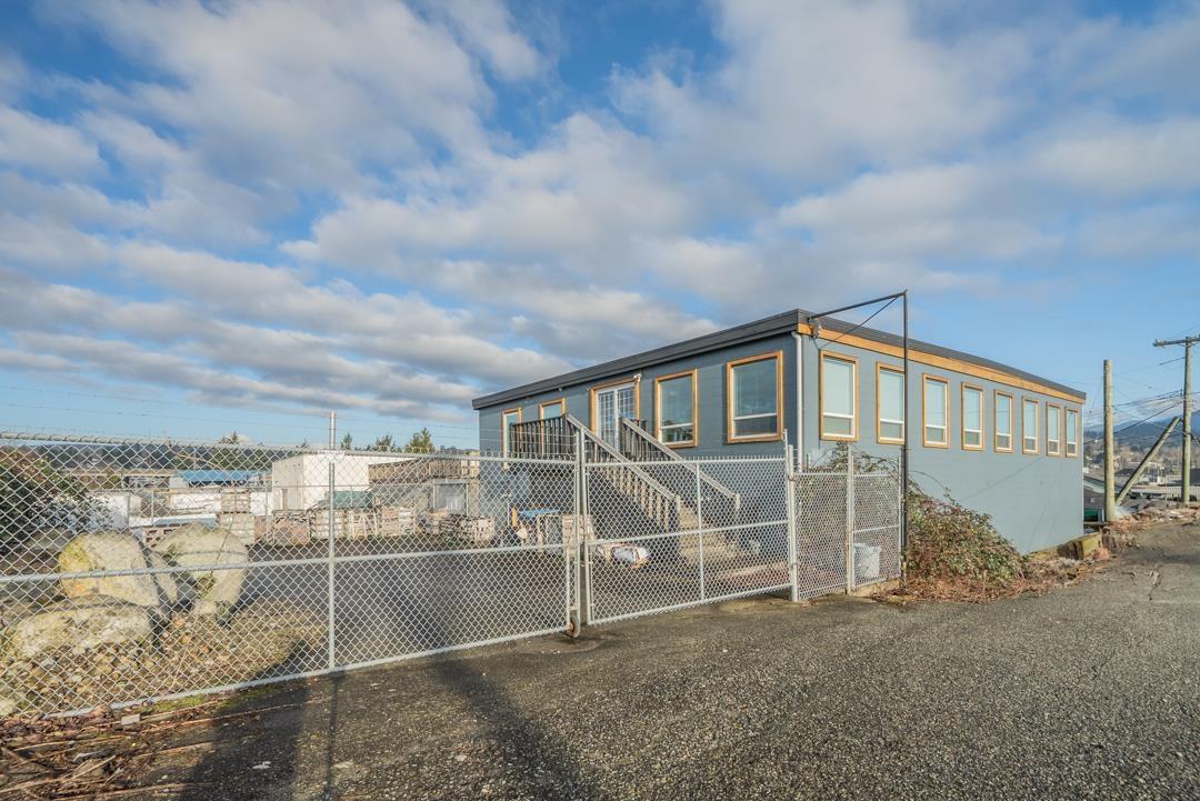 6967 Bridge Street Property Photo 4