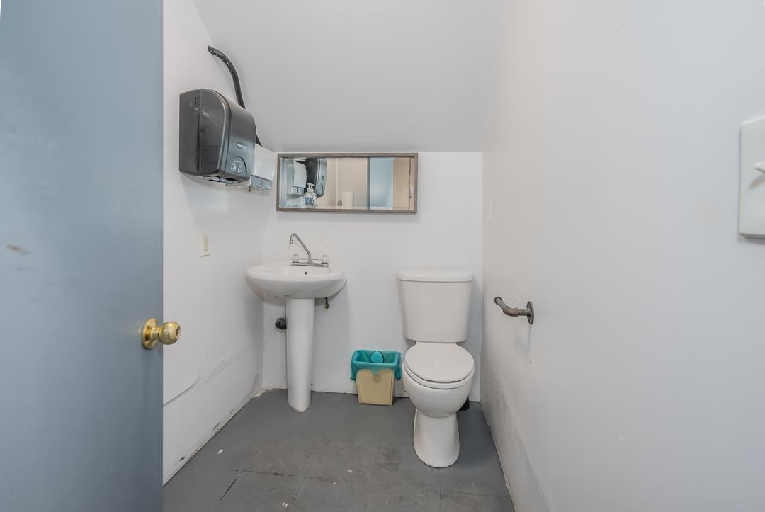 6967 Bridge Street Property Photo 19