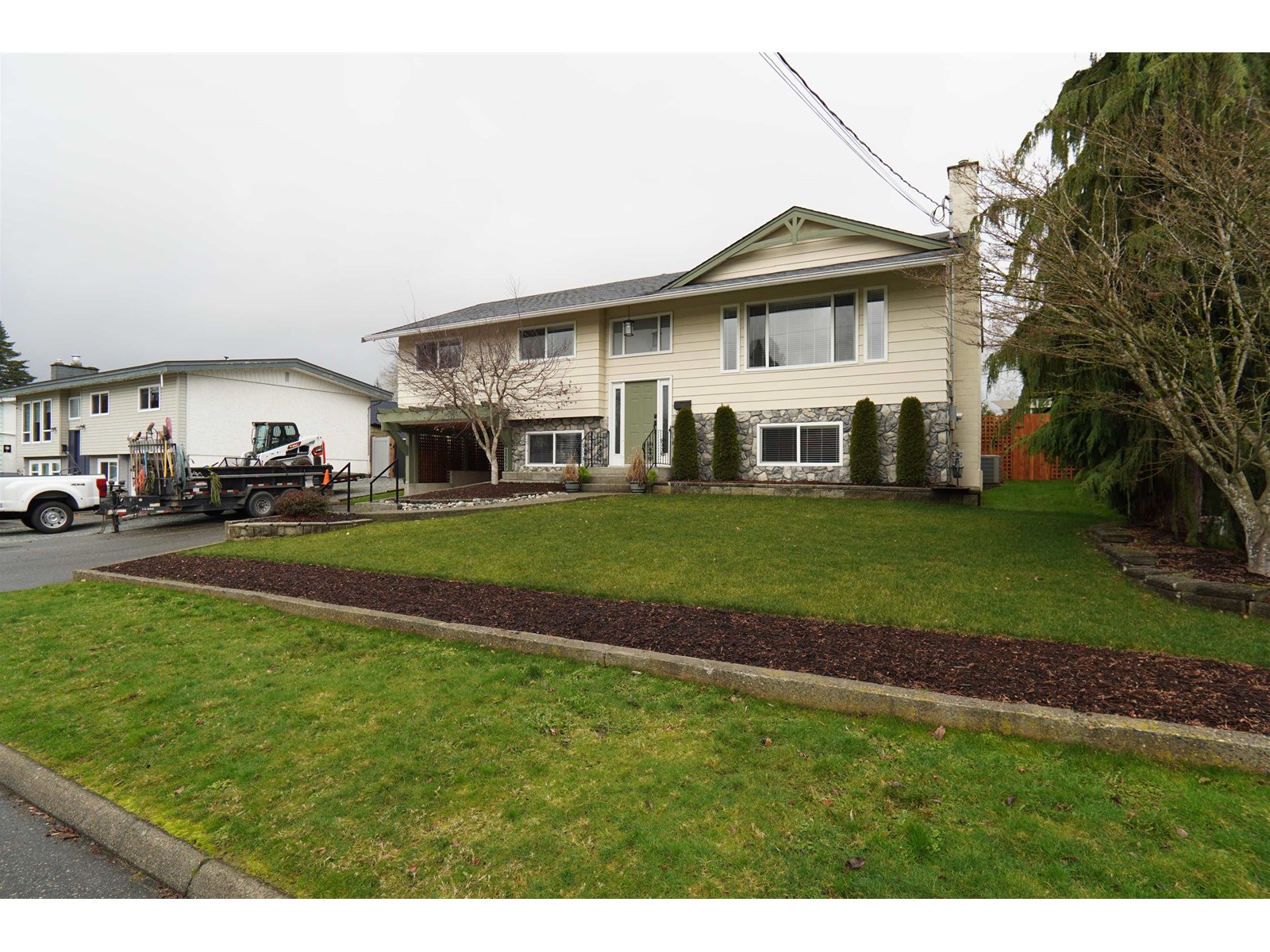 32277 Diamond Avenue Property Photo 2
