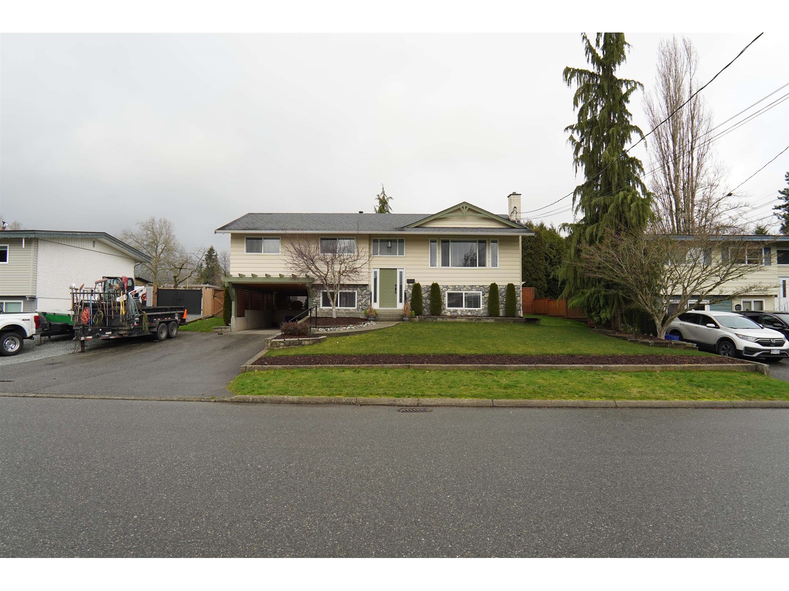 32277 Diamond Avenue Property Photo 3