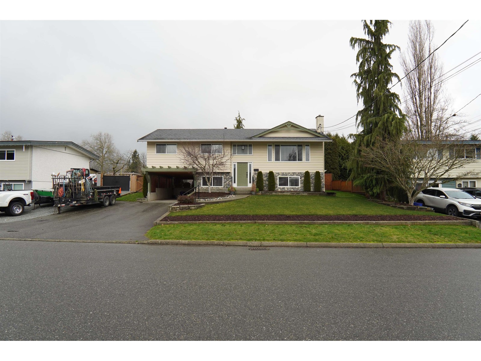 32277 Diamond Avenue Property Photo 4