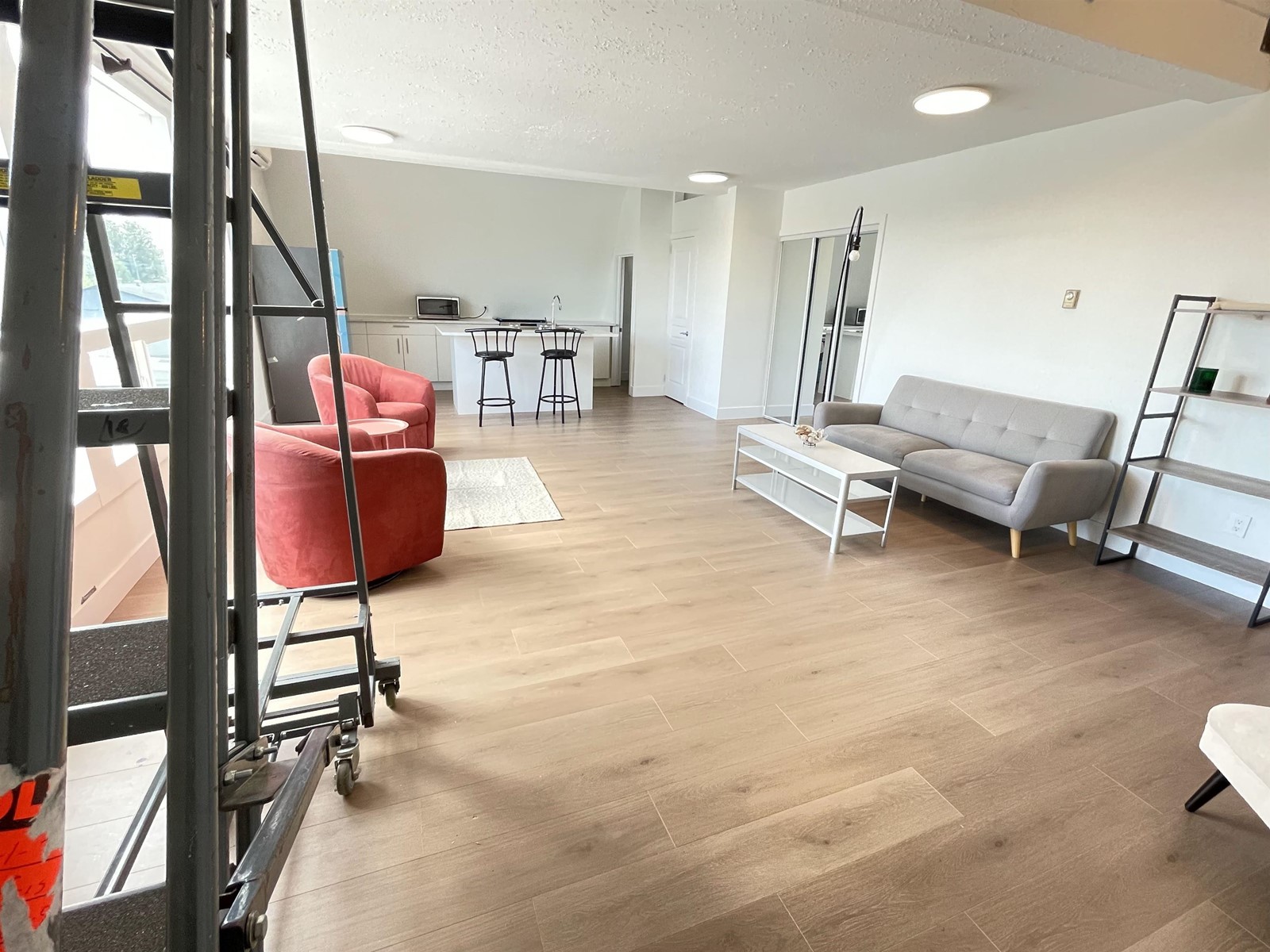 Suite A 7033 Abbot Street Property Photo 2
