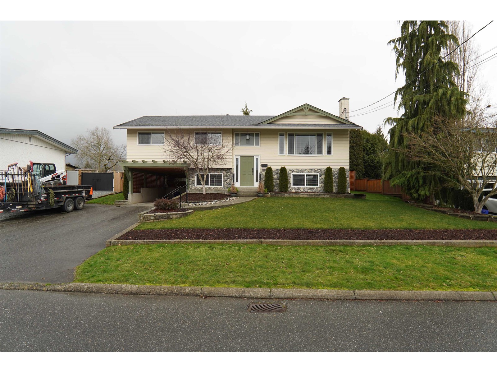 32281 Diamond Avenue Property Photo 6