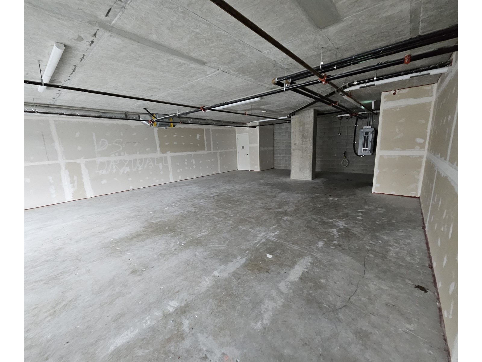 109 1522 Finlay Street Property Photo 8