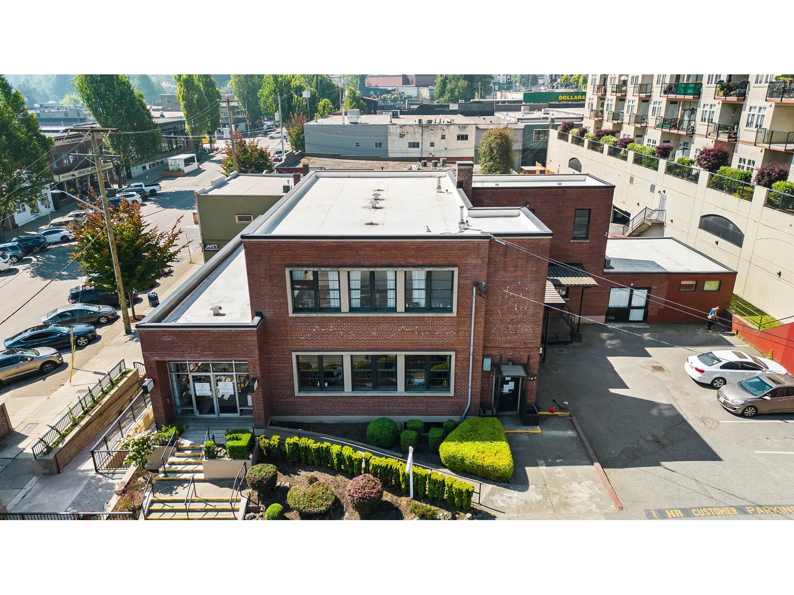 202 2645 MONTROSE AVENUE Property Photo 1