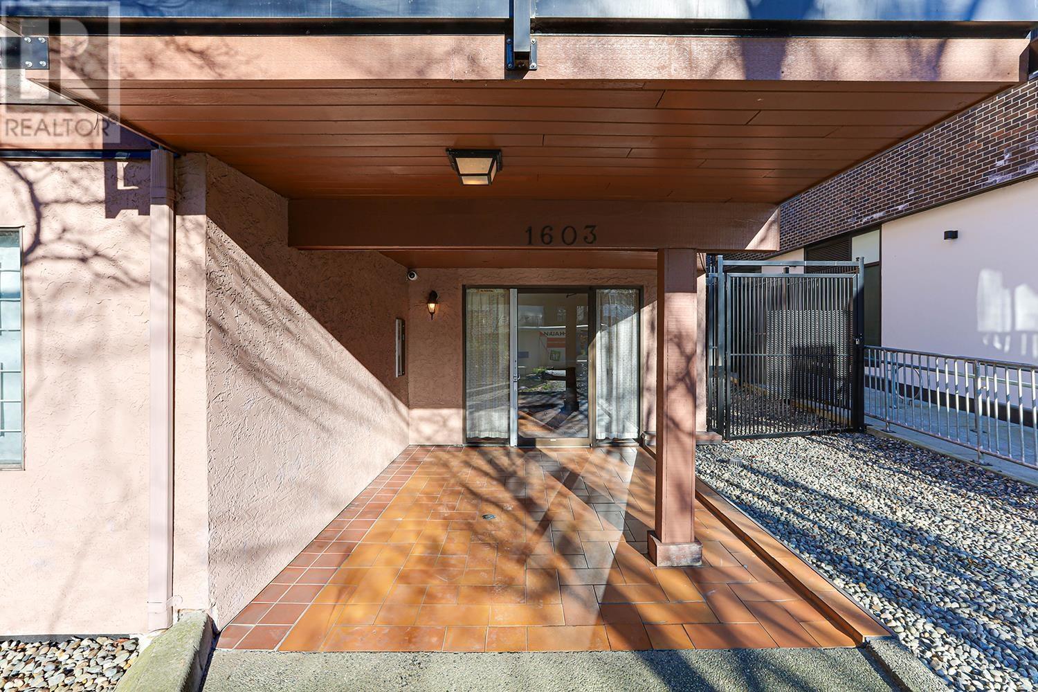 1603 E Broadway Property Photo 3