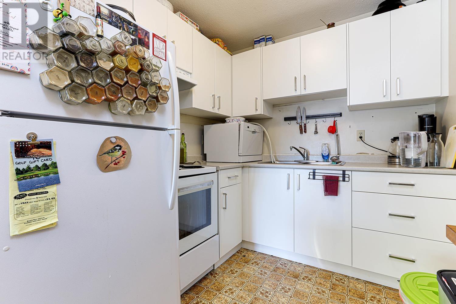 1603 E Broadway Property Photo 16