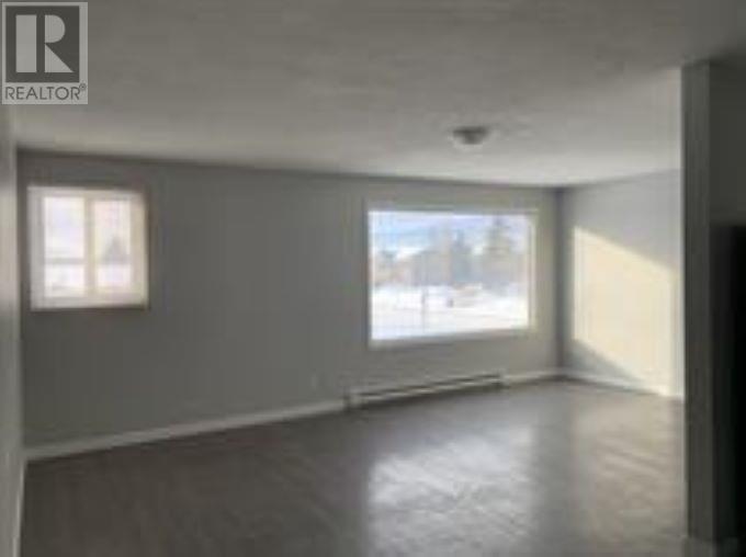9619 102 Street Property Photo 2