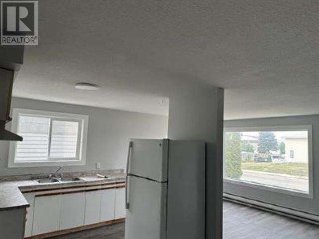 9619 102 Street Property Photo 4