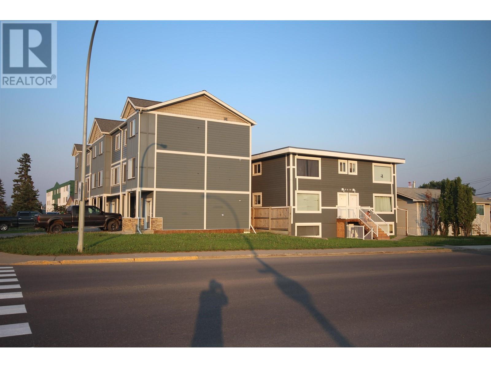 9619 102 Street Property Photo 7