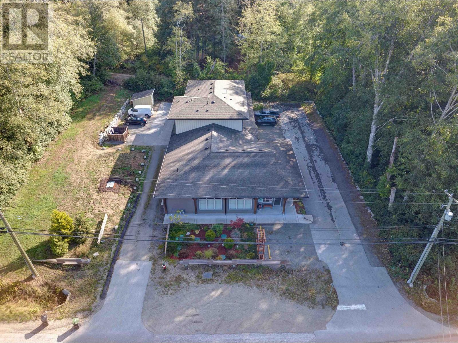 1680 Field Road Property Photo 4
