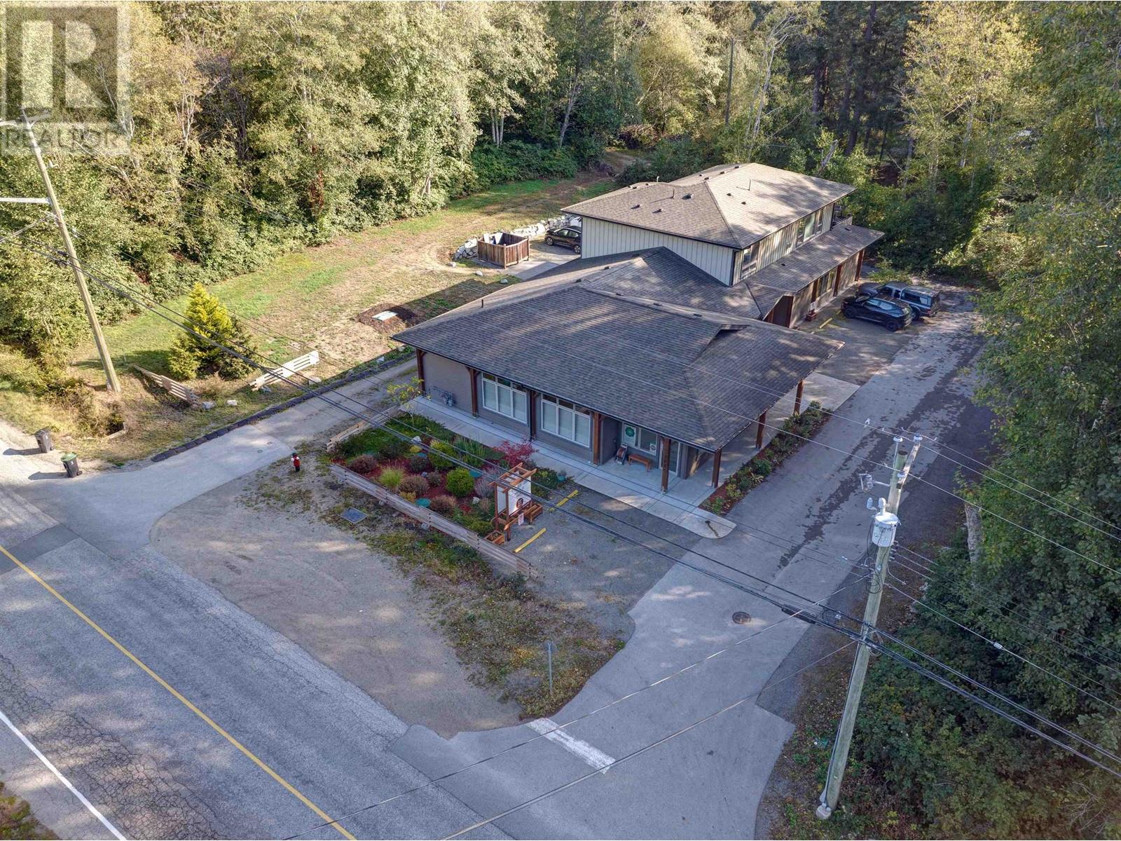 1680 Field Road Property Photo 5
