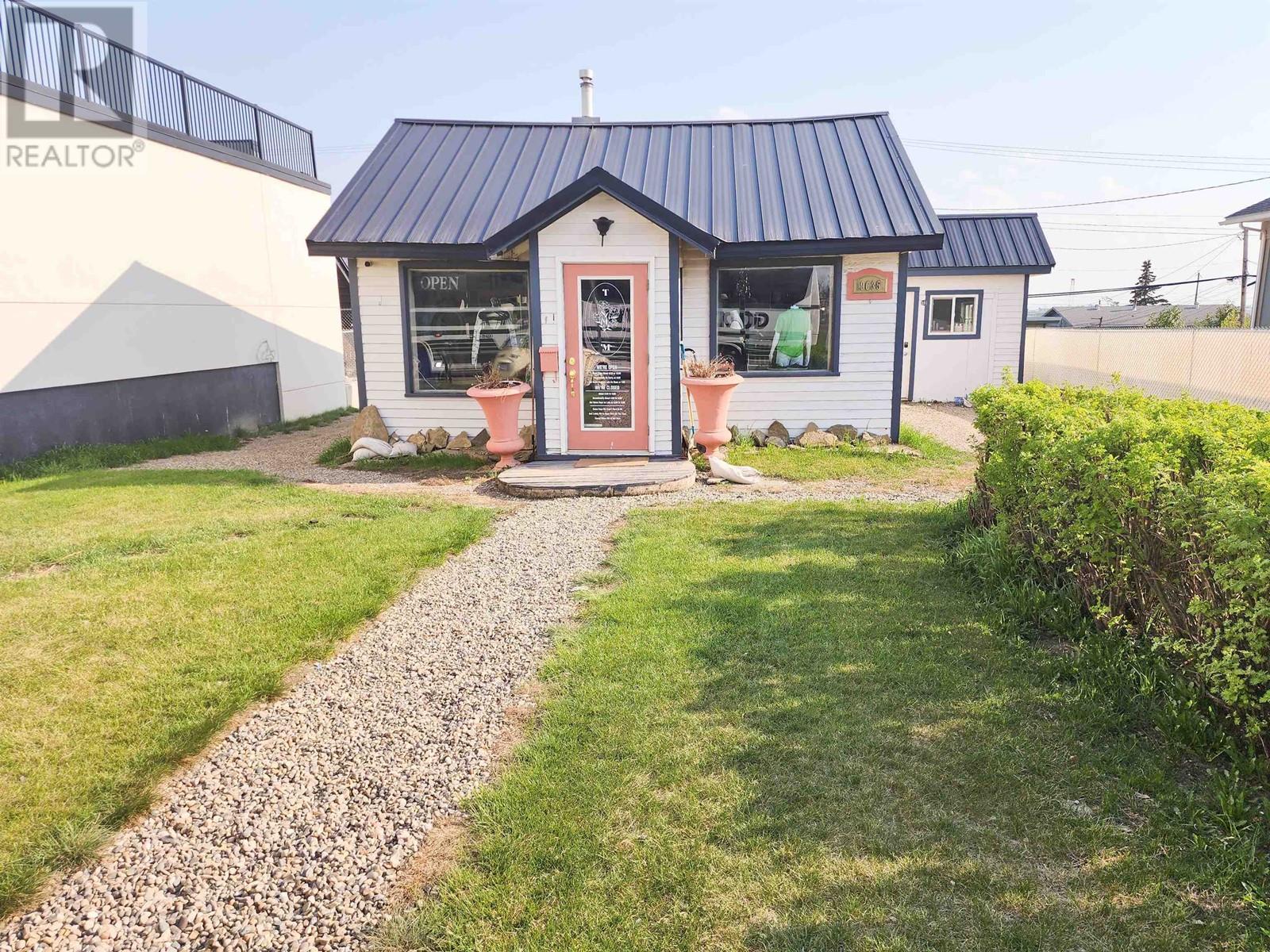 9635 100 AVENUE Property Photo 1