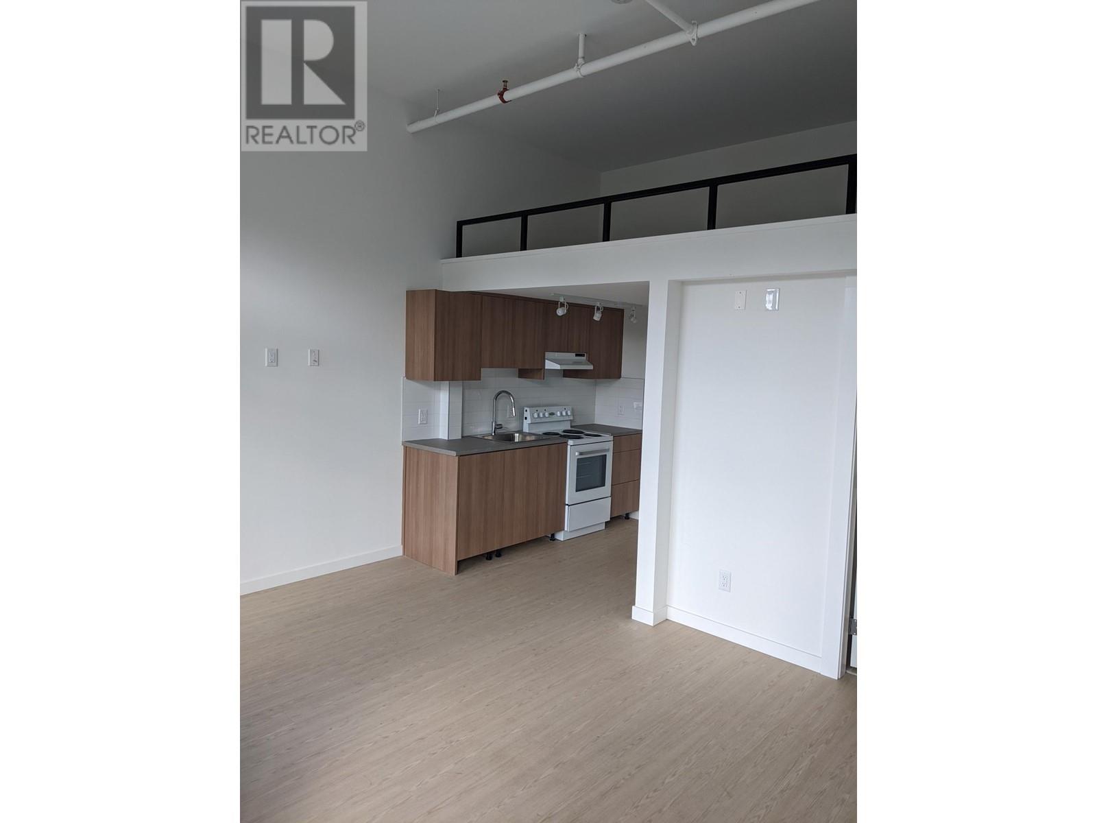 101 39771 Government Road Property Photo 2