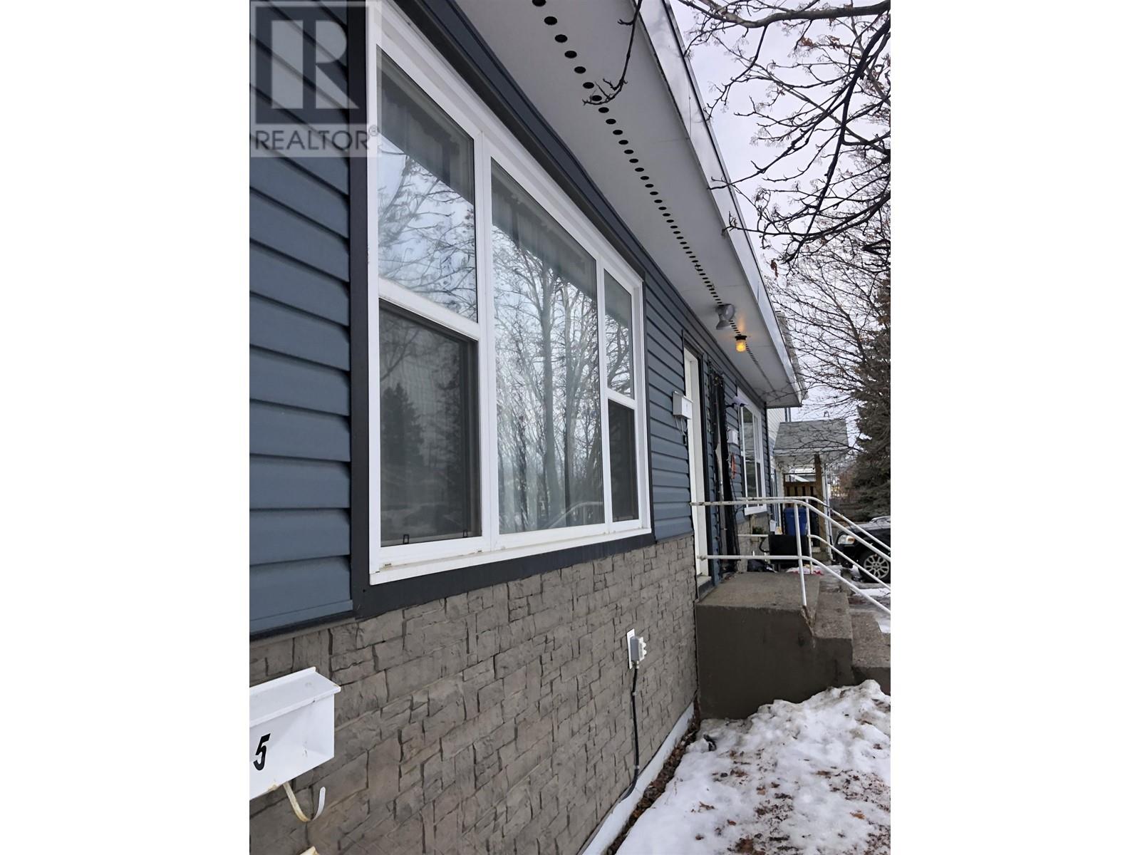9705 103 Avenue Property Photo 3