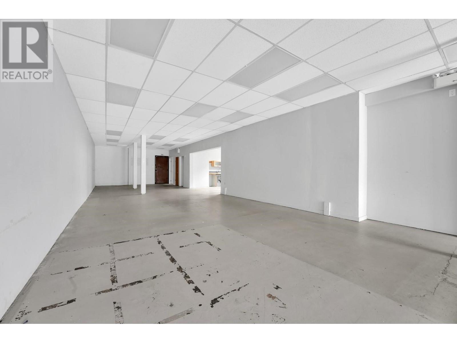 Unit A 5651 Cowrie Street Property Photo 7