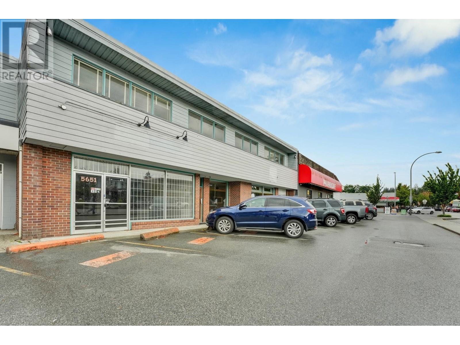 Unit A 5651 Cowrie Street Property Photo 14