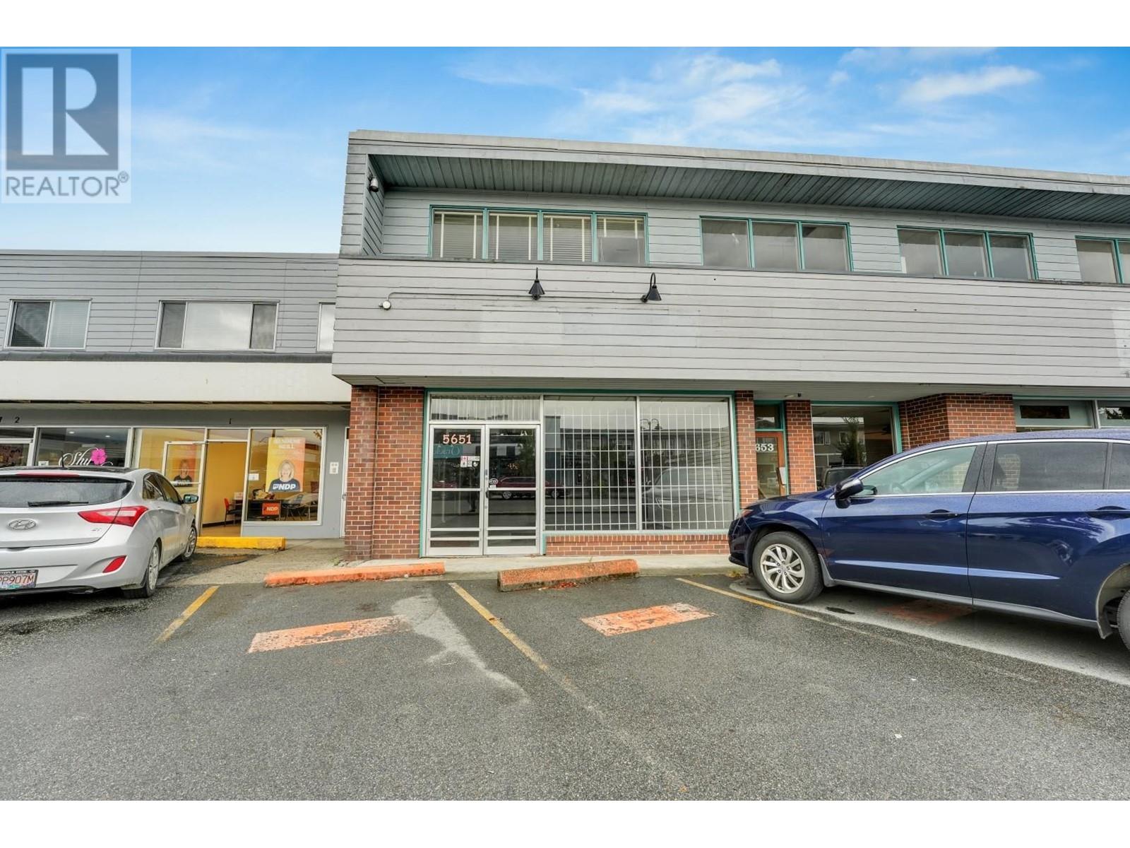 Unit A 5651 Cowrie Street Property Photo 15