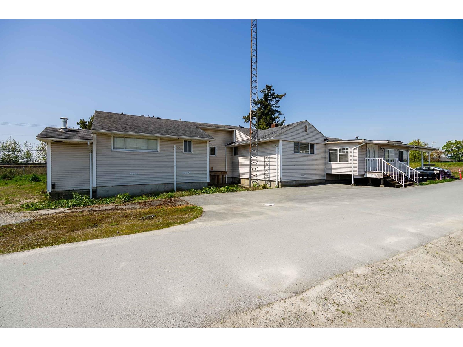 4586 176 Street Property Photo 3
