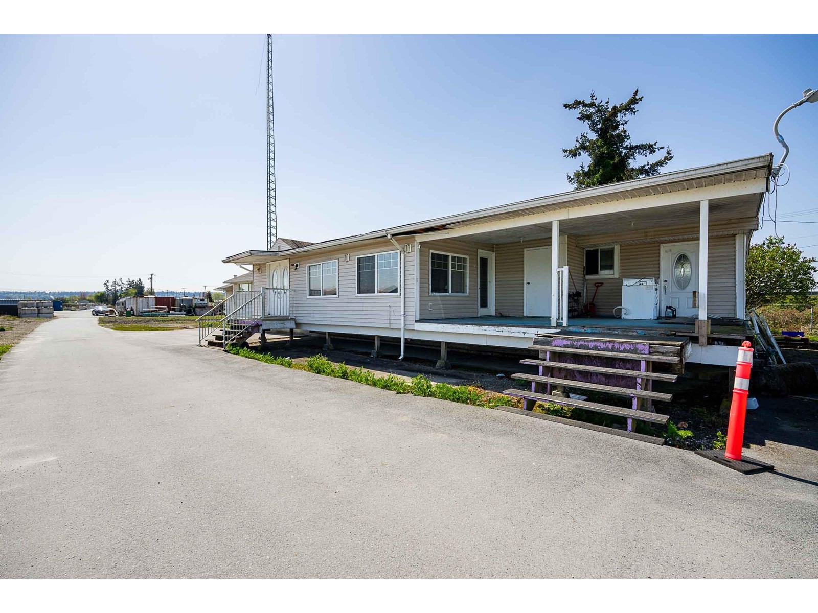 4586 176 Street Property Photo 4